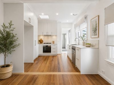 15 Ellen St, Parkdale