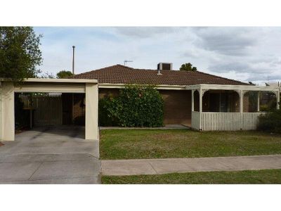 1 / 7 Roberts Avenue, Horsham