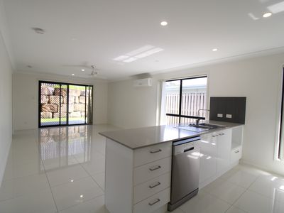 11 Rise Crescent, Pimpama