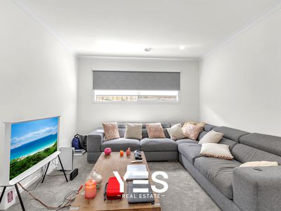 8 Ficus Way, Officer