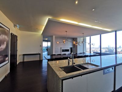 808 / 227 Toorak Road, South Yarra