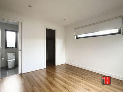2 / 10 Ronald Avenue, Bulleen