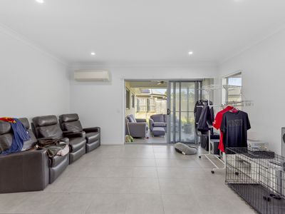 15 Lysaght Drive, Pimpama