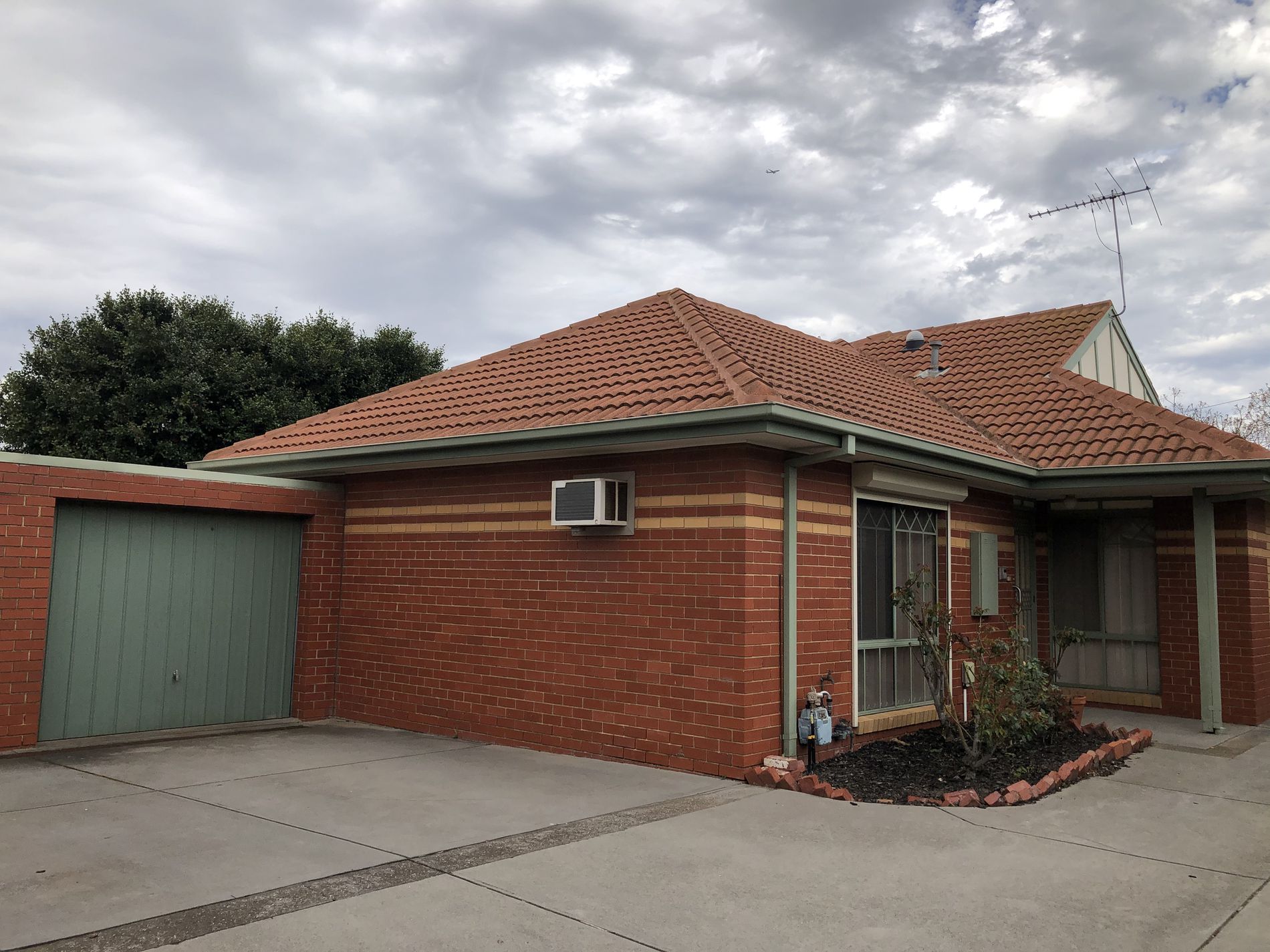 2/28 Hobbs Street, Seddon