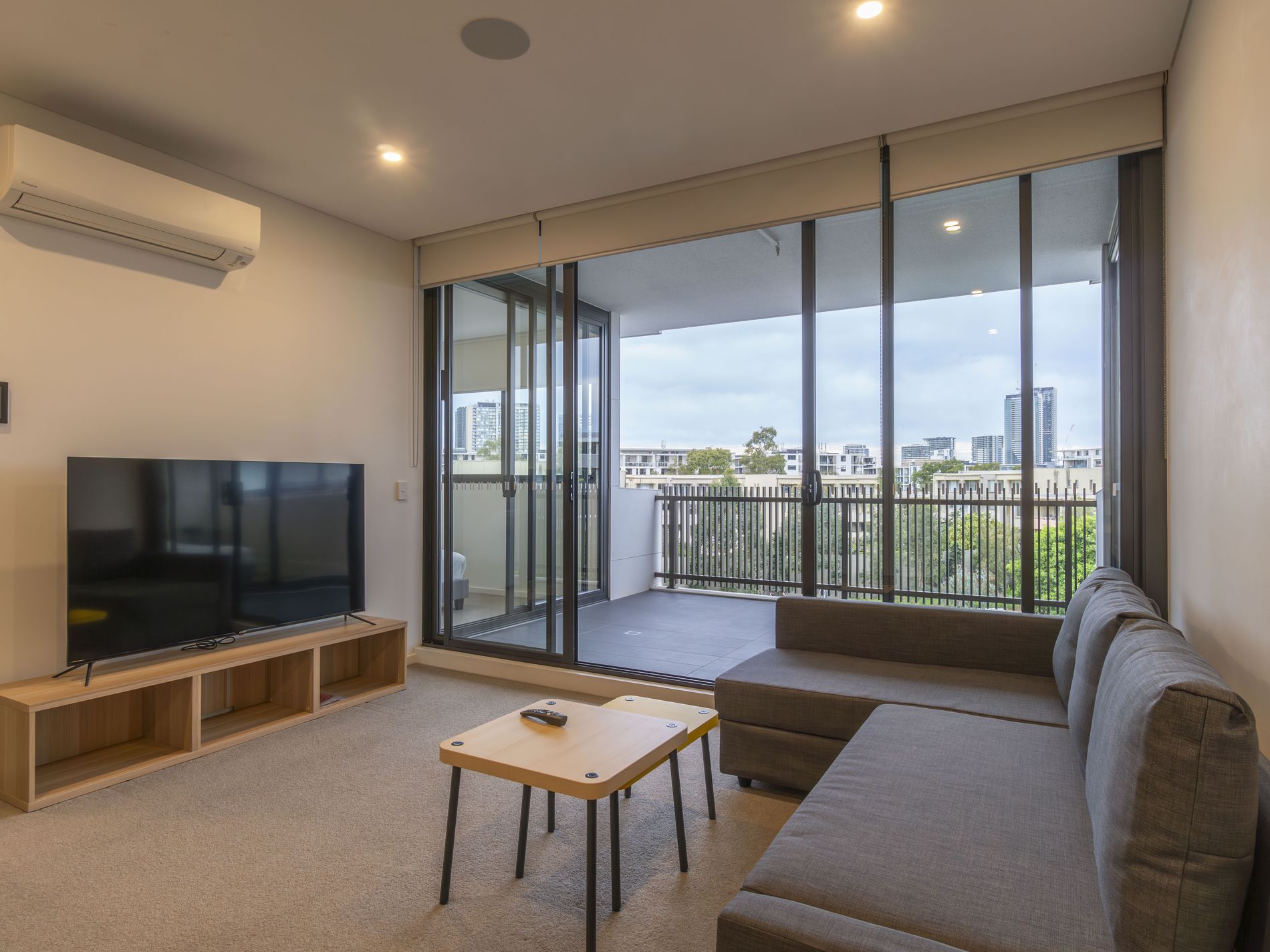 10132 / 19 Amalfi Dr , Wentworth Point