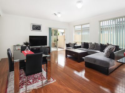 8 Brearley Avenue, Middleton Grange