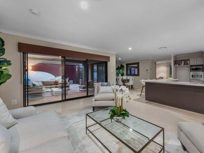 7 Rowland Avenue, Wakerley