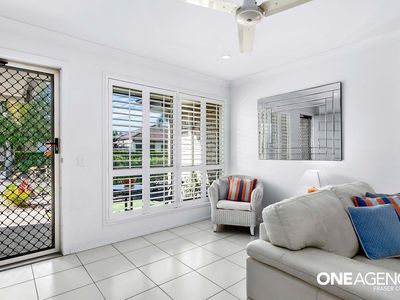 126 / 230 Pulgul Street, Urangan