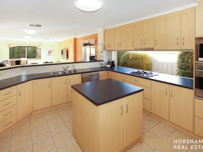 16 Burnett Street, Horsham