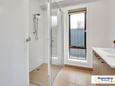 10 Omaroo Street, Truganina