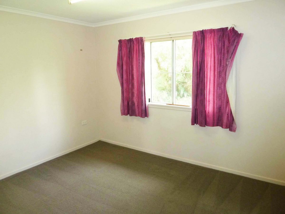 27 Goldview Street, Atherton