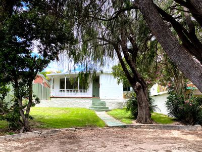 84 Safety Bay Rd, Shoalwater
