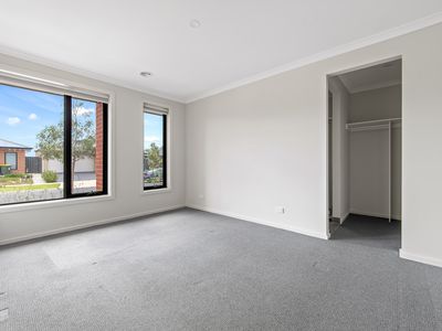 19  Benson Drive , Werribee