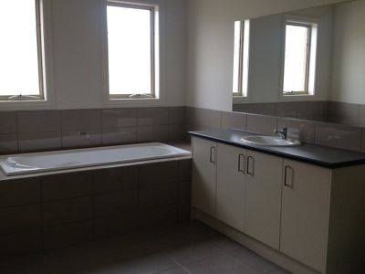 1 / 154 Mathews Road, Corio