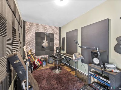 6 Helen Court, Melton West