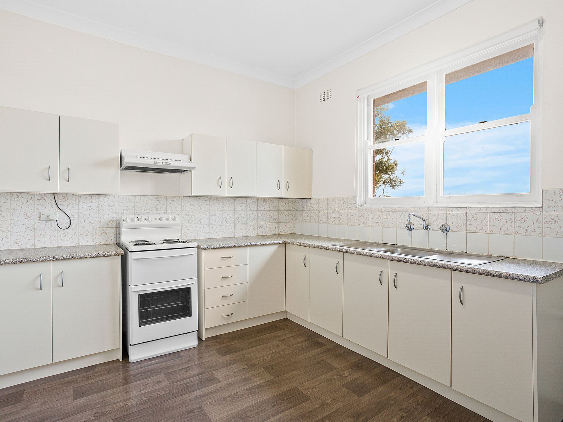 4 / 5 First Avenue South, Warrawong