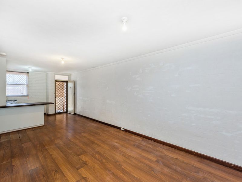 1 / 221 Clontarf Road, Hamilton Hill