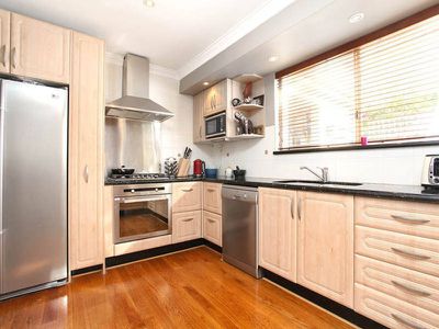 32 Central Avenue, Ardross