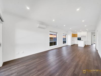 49 Woolspinner Crescent, Wyndham Vale