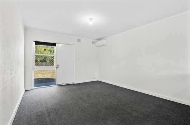 2 / 15 Corvus Place, Rockingham