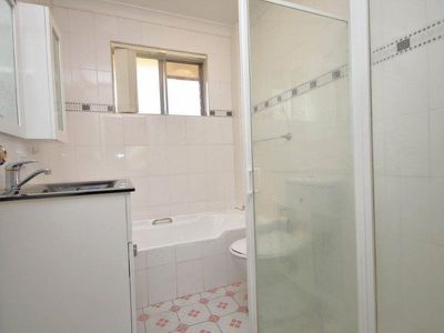 4 / 96 Sproule Street, Lakemba