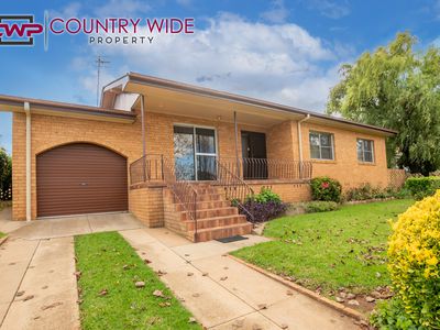 52 West Avenue, Glen Innes