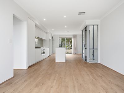 15 Montague Gra, Bushmead