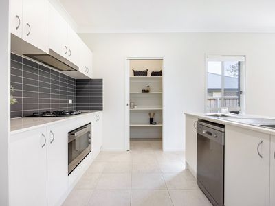 37 Annaliese Street, Chisholm