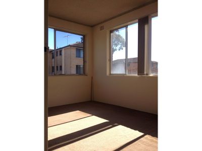 15 / 10 Bank Street, Meadowbank