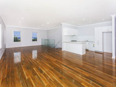 4 Hingston Close, Lake Heights