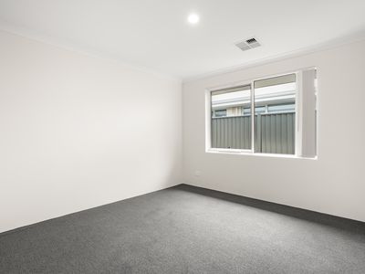 16 Minjary Loop, Baldivis