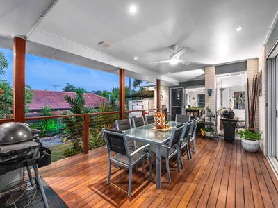 9 Senden Cr, Manly West