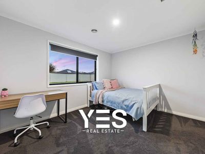 39 Bluehills Boulevard, Pakenham