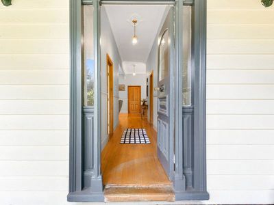 1085 Tabletop Road, Tolmie