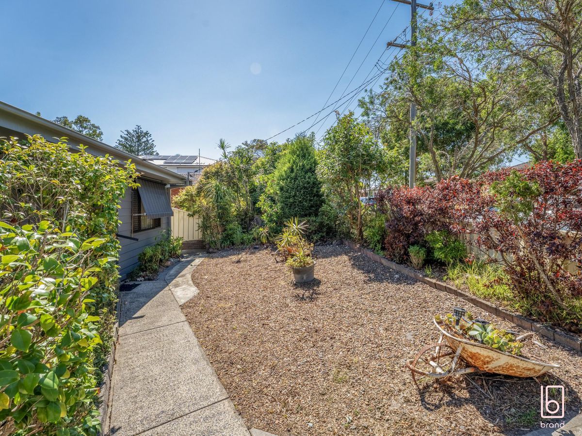 16 Nicholson Crescent, Toukley