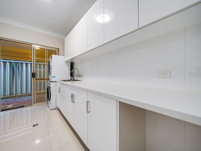 4 Levien Place, Winthrop