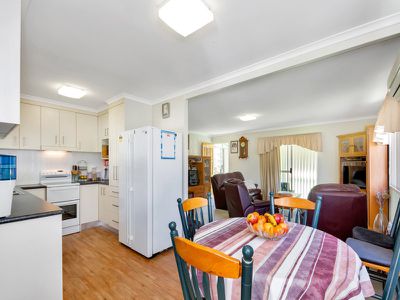 12 Chifley Crescent, Brassall
