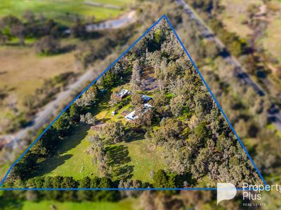 27 Mennens Lane, Harcourt North
