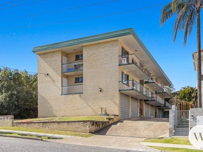 2/15 Wooloowin Avenue, Wooloowin