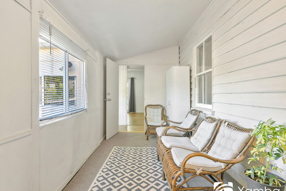 18-20 Clyde Street, Maclean