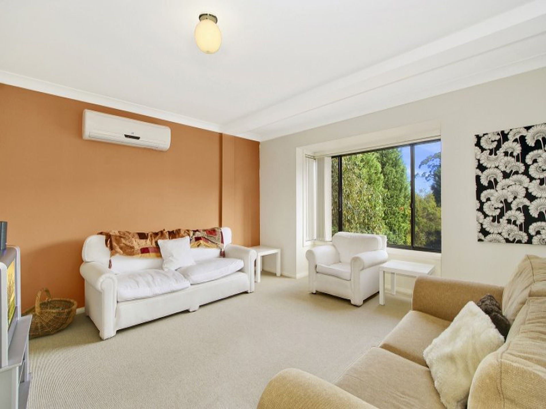 1 / 2 Parsonage Road, Castle Hill
