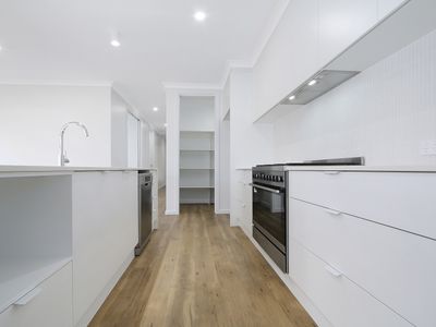 13 AXFORD BOULEVARD, Wodonga