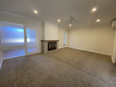 8 Barber Place, Riverton