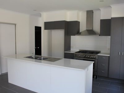 28 Wilderness Circuit, Little Mountain