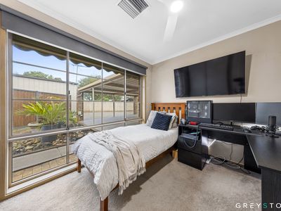 6 Helen Court, Melton West