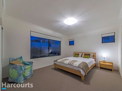 33 Trumpeter Parade, Yanchep