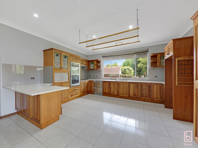 5 Cranbrook Crescent, Killarney Vale