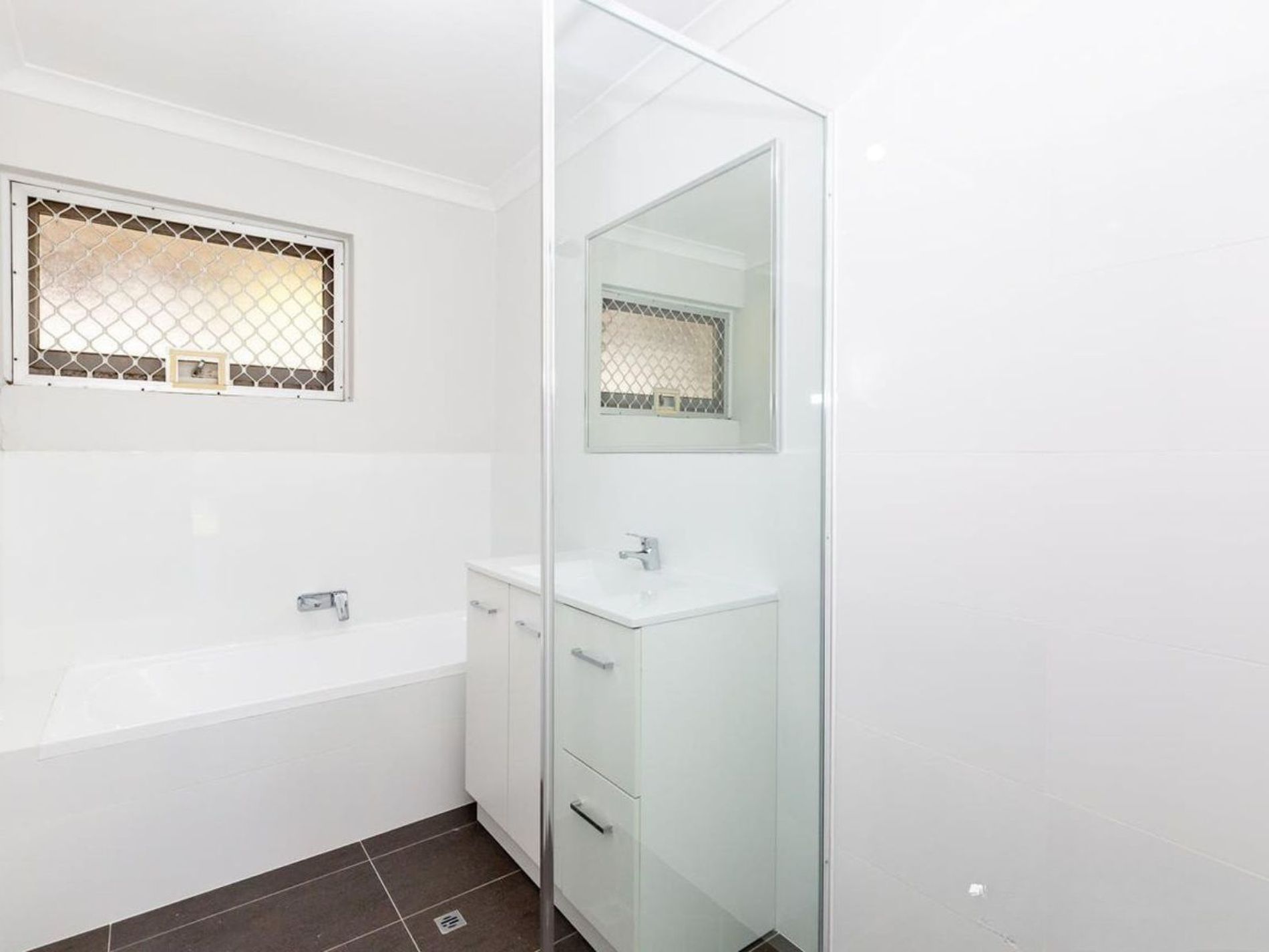 16 Devonshire Tce, Armadale