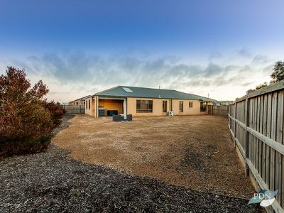 164 Saltwater Promenade, Point Cook