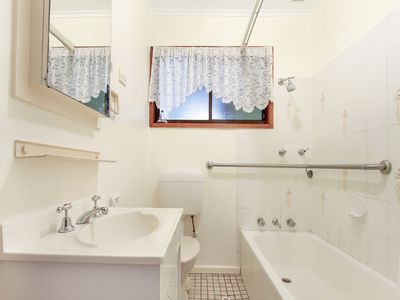 80 Bradman Avenue, Warilla